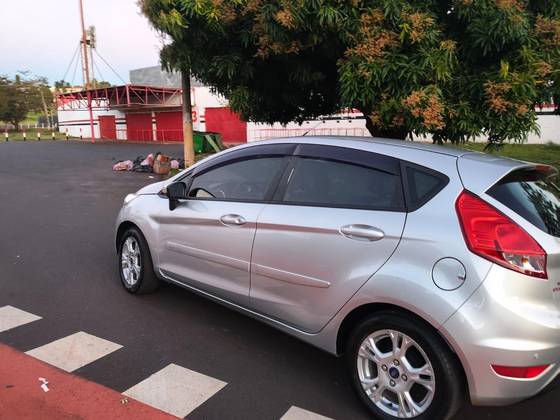 FORD FIESTA 1.6 SE HATCH 16V FLEX 4P POWERSHIFT
